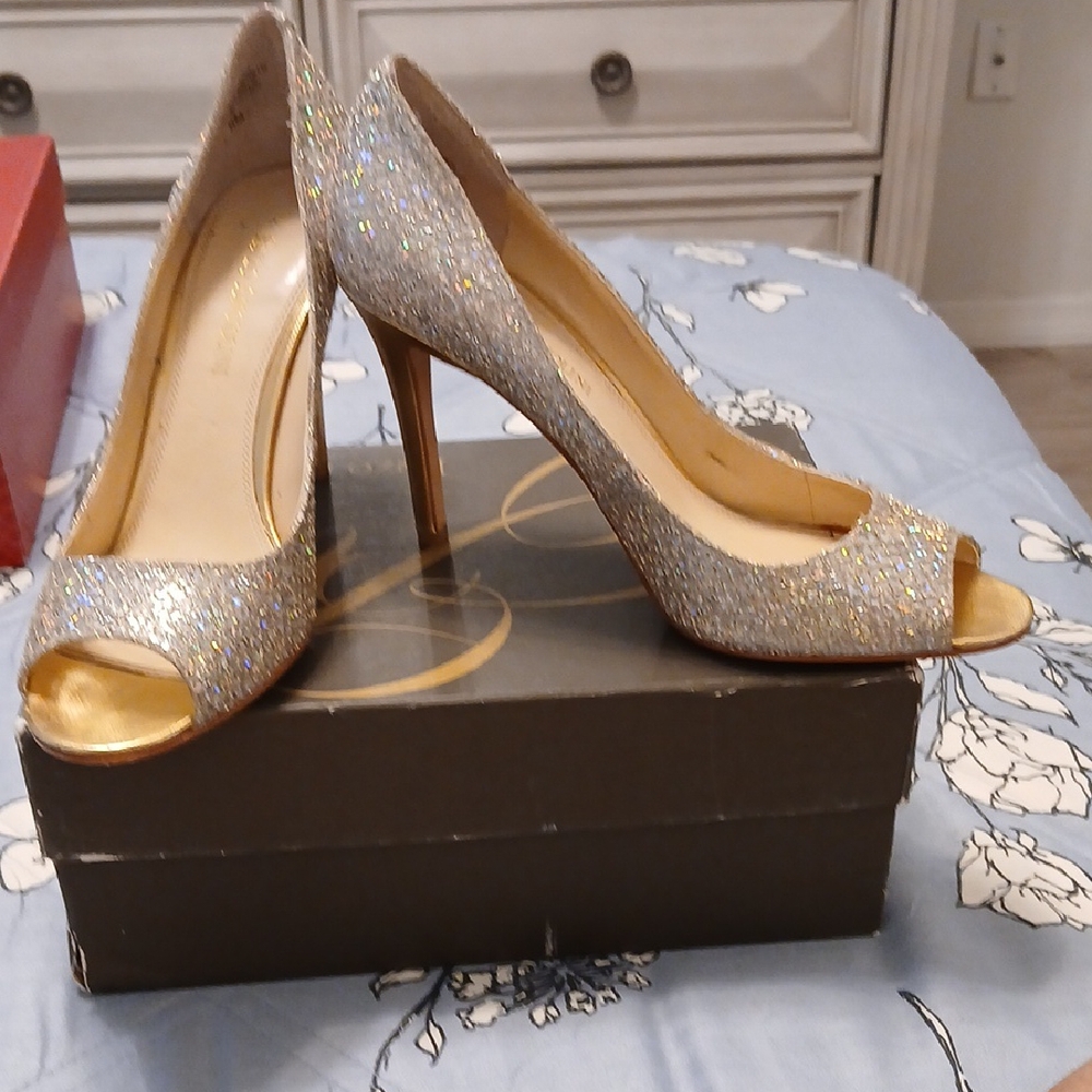 Enzo Angiolini Silver Glitter Peep-Toe Heels